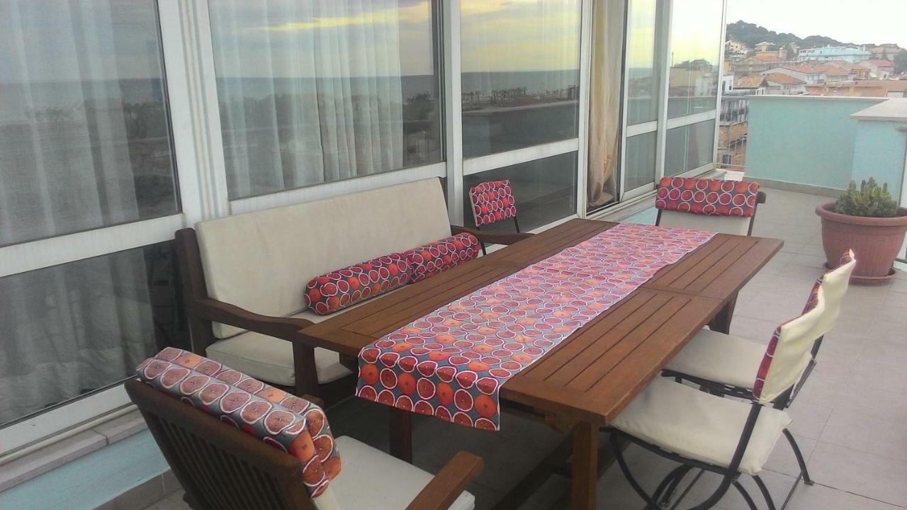 Sky Wellness Apartment Porto SantʼElpidio Extérieur photo