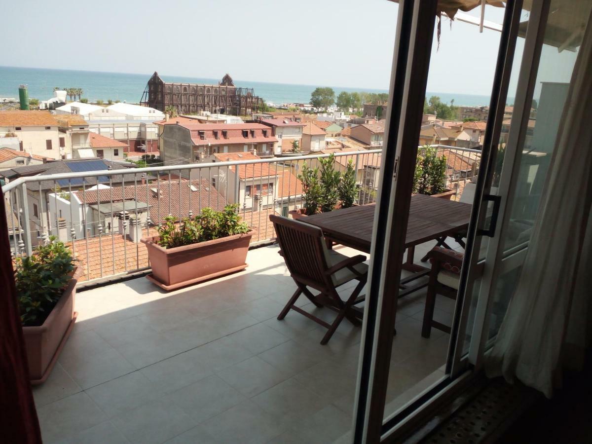 Sky Wellness Apartment Porto SantʼElpidio Extérieur photo
