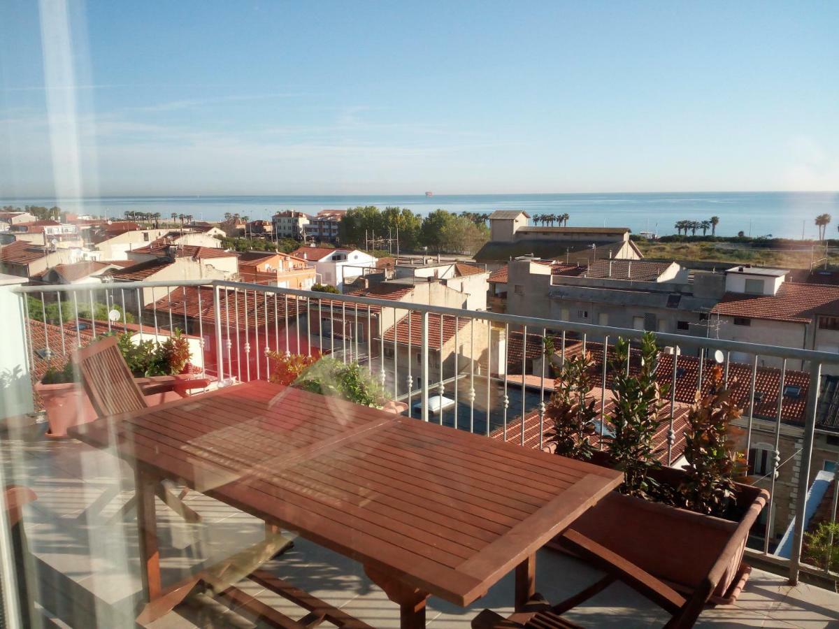 Sky Wellness Apartment Porto SantʼElpidio Extérieur photo